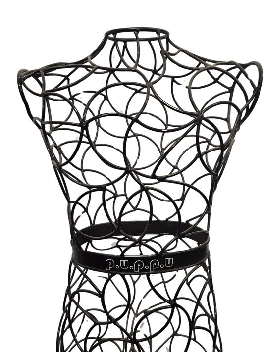 puppu mannequinn – strukturierte Bühne für Accessoires & Mode