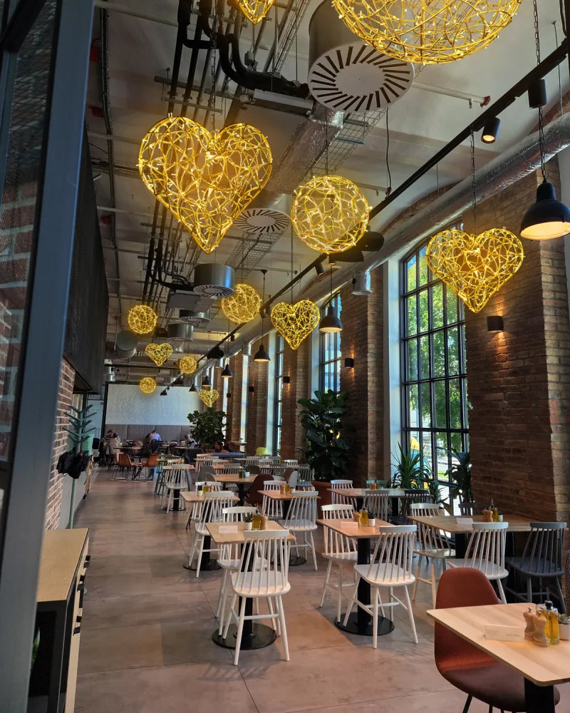 LED-Herz aus Aluminium – handgefertigte Lichtskulptur in Gold oder Rot